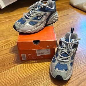 Nike air terra sneakers